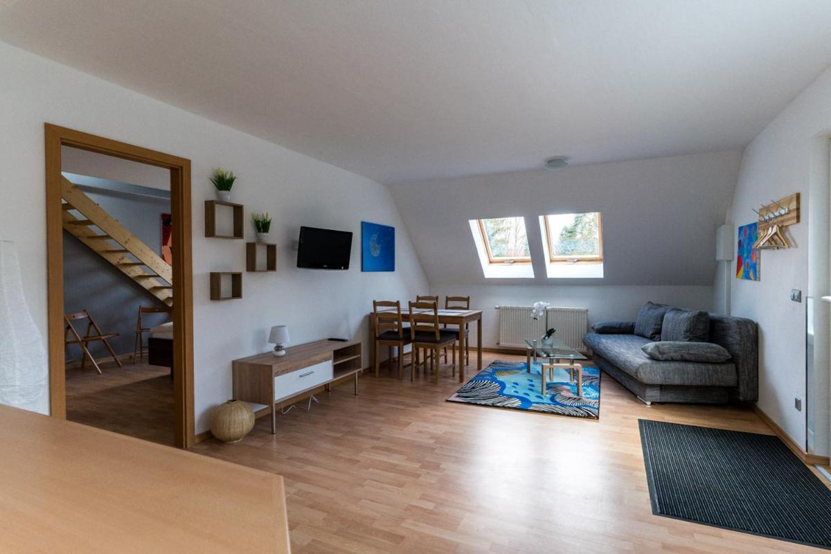 Landhotel Cafe Praelank Neustrelitz Exteriör bild