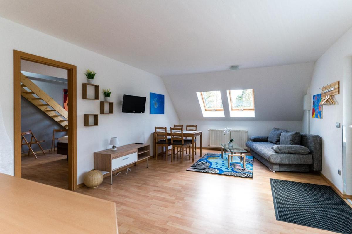 Landhotel Cafe Praelank Neustrelitz Exteriör bild